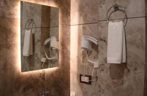 Allahabad Hotel | Madina Inn