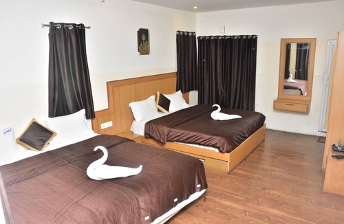 Kodaikanal Hotel | Magizham