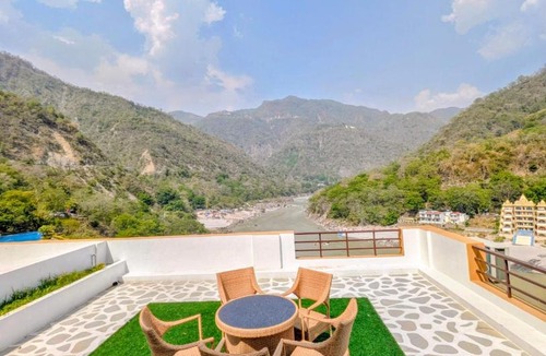 Tapovan Apartment | Majestic Aloha Ganga View Apartment