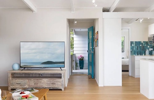 Fingal Bay House | Maluhia A – perfectly located, relaxed upstairs unit. Close to Fingal Beach!