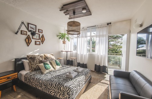 Manly Hotel | Manly Waves Studios & Apartments