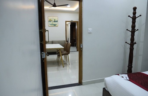 Madurai Hotel | Manopriya Residency by Azalea