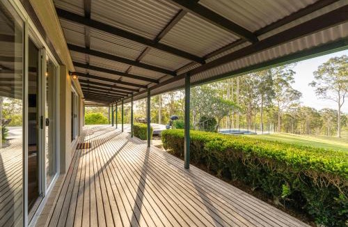 Shallow Bay House | Mara Luxe Farm Stay 20 mins from Beach