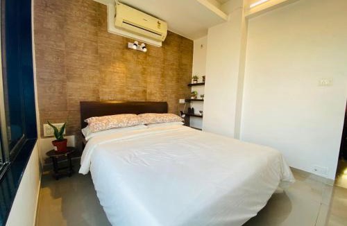 Pali Hill Apartment | Marita 701 Bandra beauty 2 bed 2 Bath Sea view Parking