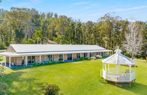 Kangaroo Valley House | MarMel - Four bedroom home with pool and fire pit