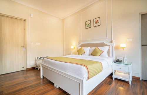 Lansdowne Hotel | Marten's Wilderness Retreat
