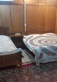 Dal Lake Hotel | Mashal