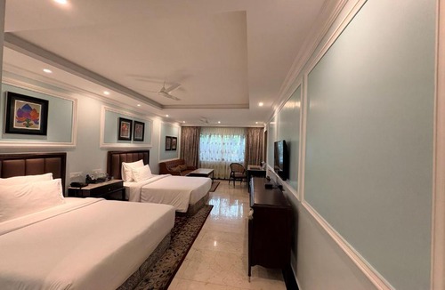 Raipur Hotel | MAYFAIR Lake Resort