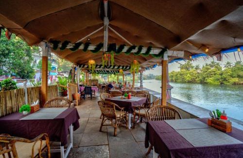 Baga Hotel | Mayonna Creek Side