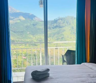 Pallivasal Resort | Mehakira Cottage Hill View Swimming Pool Munnar