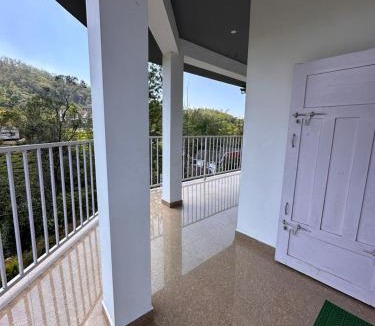 Pirmed Hotel | Melel Hill View
