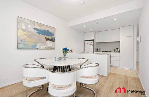 Wolli Creek Apartment | MetaWise BnB 2BR Near Airport Pool Gym Train
