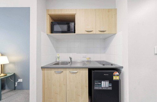 Cronulla Apartment | MetaWiseBnB Cronulla Beach Walk to Train & Shops 3
