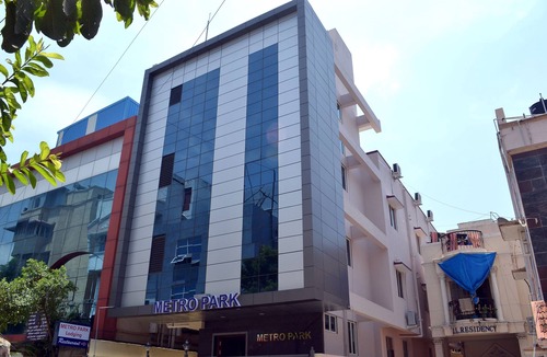 Vadapalani Hotel | Metro Park