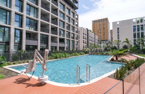 Lidcombe Apartment | Midnight in Manhattan 1BR 1CAR Close to Accor
