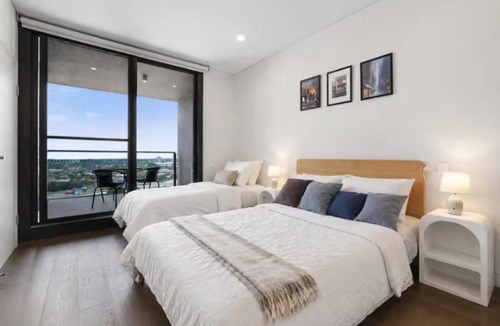 Lidcombe Apartment | Midnight in Manhattan 1BR 1CAR Close to Accor