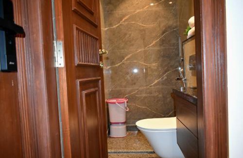 Gurugram Apartment | Minimal Luxe Studio Cozy Stay in Gurgaon