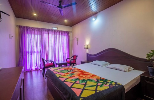 Valparai Hotel | Misty Creek Homestay