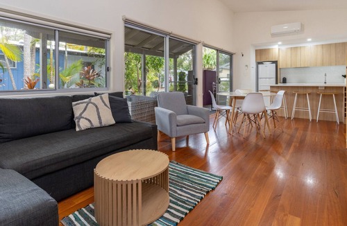Boomerang Beach House | Mobys Resort 26 - Resort style living with the beach only 50m away!