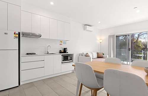 Callala Beach Apartment | Modern 1 Bed Apartment - 6 Min Walk to Callala Beach