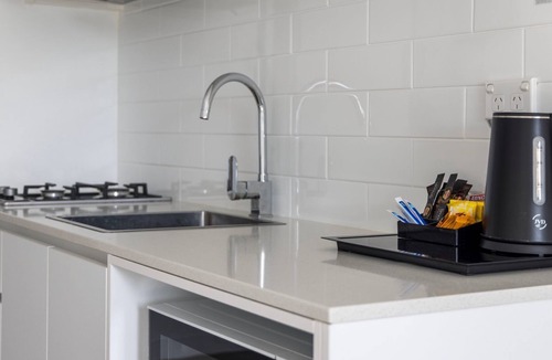 Callala Beach Apartment | Modern 1 Bed Apartment - 6 Min Walk to Callala Beach