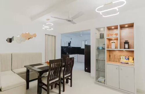Gandipet House | Modern 3BHK City & Sunrise Views Posh Society