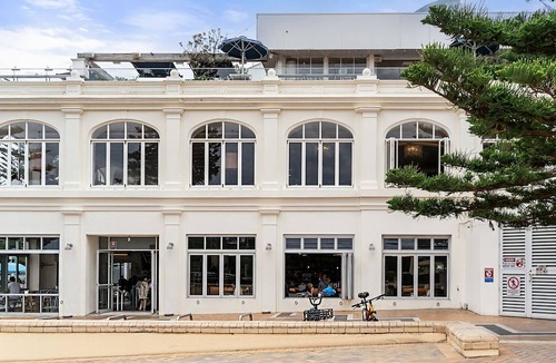 Maroubra Apartment | Modern Coogee Apt with Lift, Parking & Balcony