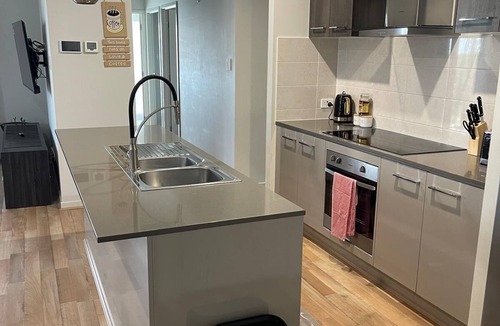 Deebing Heights House | Modern Four Bedroom Holiday Home Available in Deebing Heights