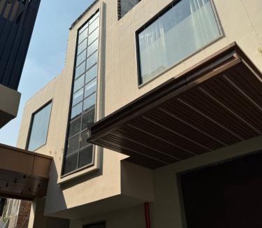 Mathura Hotel | Modern Hotel Restaurant and Bar