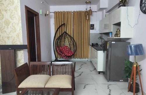 Gurugram Apartment | Modern Luxury Living – Fully Furnished 1BHK in Prime Gurugram Location