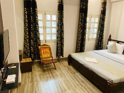 Udaipur City Centre Hotel | MOON FLOWER GUEST HOUSE
