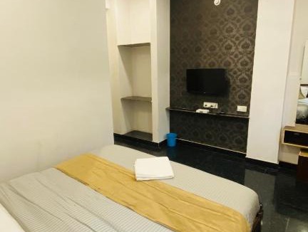 Udaipur City Centre Hotel | MOON FLOWER GUEST HOUSE