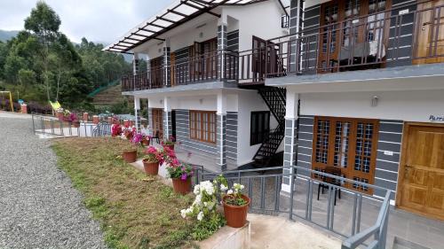 Kanthalloor Hotel | Moon Wings Mountain Resort