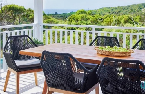 Catherine Hill Bay House | Moonee Retreat - 200m to beach and ocean reserve views
