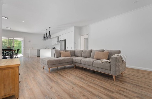 Bathurst House | Morrisset Haven- Modern 4 Bed, 2 Bath in Bathurst