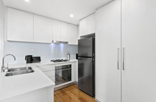 Mosman Apartment | Mosman - MOS25 - Military Road - Modern 1BR + Study with Sunroom Parking Near Cafes Transport