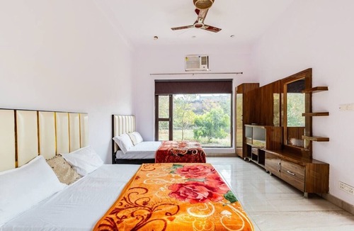 Gurugram House | Mount Aravali Hills