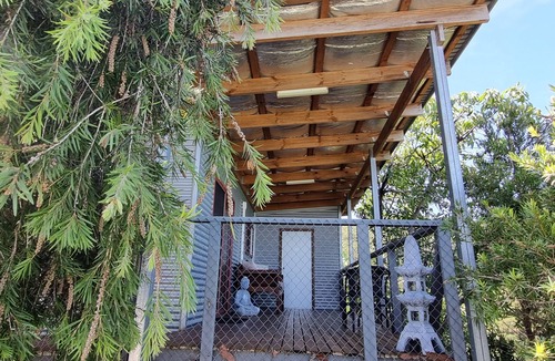 Yarrahapinni Apartment | Mountain Retreat with The View, Avocado and Banana Farm stay