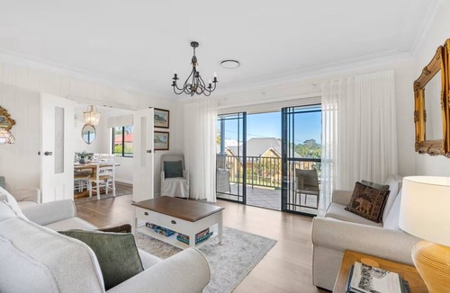 Milton House | Mountain Views: SO close to restuarants and shopping + pet friendly