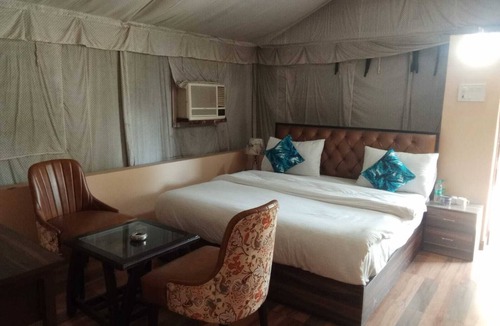 Ghaziabad Hotel | MST Farm & Resort