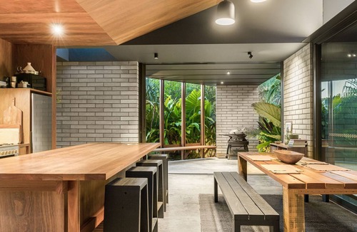 Ocean Shores House | Muli Muli - Modern Architectural
