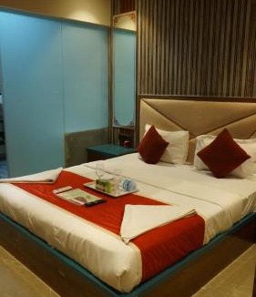 Andheri West Hotel | Mumbai - Hotel New Versova inn