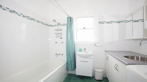 North Creek House | My Blue Heaven Dog Friendly