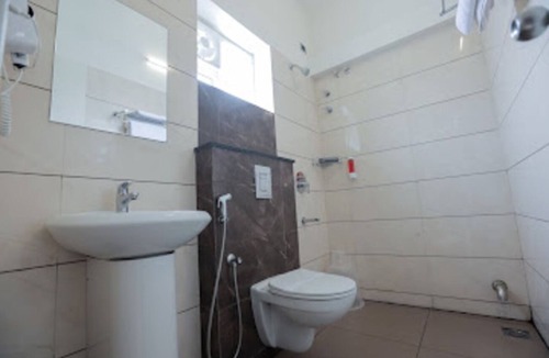 Udumalaipettai Hotel | Nandha Grande