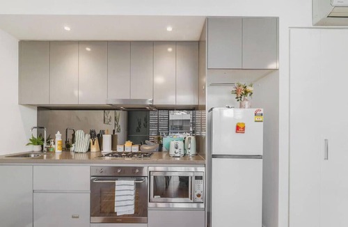 Chinatown Apartment | Near Chinatown公寓：步行3分轻轨&近中央站&达令港