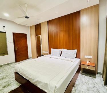 Erattupetta Hotel | Neem Residency