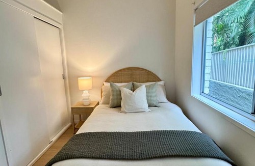 Coolangatta Apartment | New 2BR Coolangatta Apt 4-Mins Beach Sleeps 6