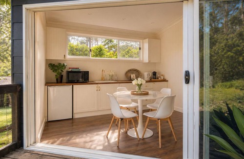 Holgate Cottage | NEW Luxe Farm Stay with Animals, Firepit, Fresh Eggs & Beach near Terrigal