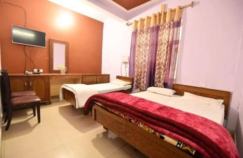Srinagar Hotel | New Samrat Hotel And Restaurant