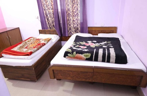 Srinagar Hotel | New Samrat Hotel And Restaurant